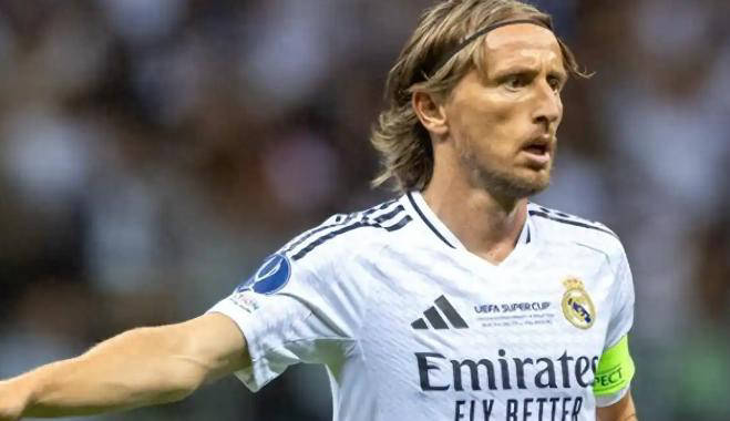 AC米兰签下金球巨星莫德里奇！年薪350万欧元，意甲争冠形势大逆转