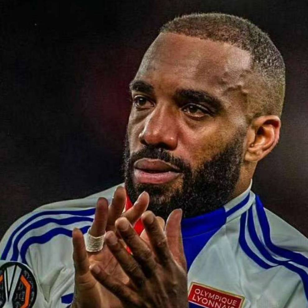 法甲官方确认，7冠王里昂被降级，背后真相曝光，曼城趁机收获