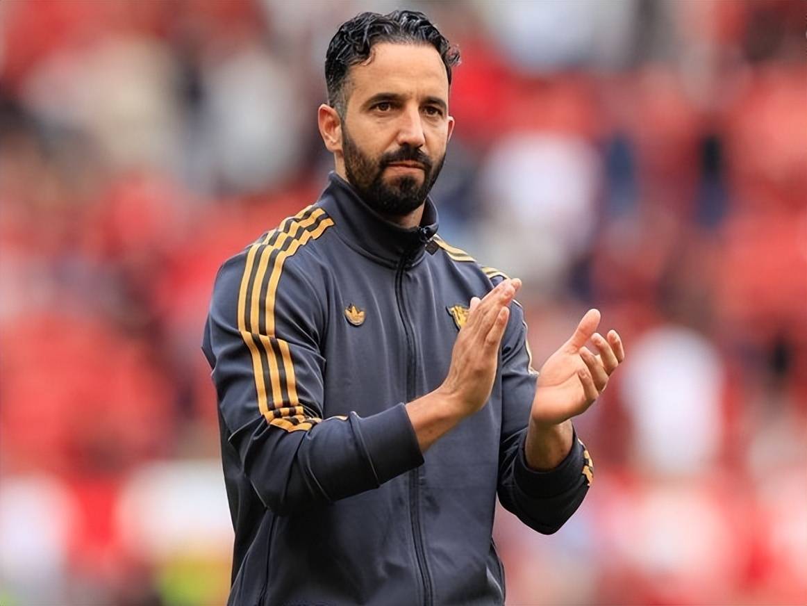 曼联开列2026年冬窗引援名单，至少拿下一名中场球员